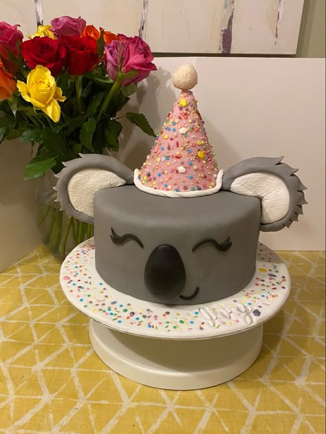 Ninth Birthday Cake, Girls 5th Birthday Cake, Izzy's Koala World Party, Koala Cake Ideas, Koala Birthday Cake Ideas, Koala Cakes Birthday, Koala Smash Cake, Koala Birthday Party Ideas, Koala Bday Party