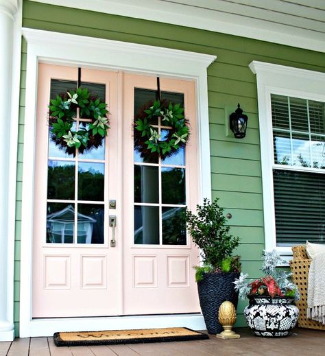 Front Door Makeover with Schlage & a Giveaway Front Door Paint, Cottage Front Doors, Pink Front Door, Best Front Doors, Front Door Styles, Green Front Doors, Front Door Makeover, Door Paint, Front Door Paint Colors