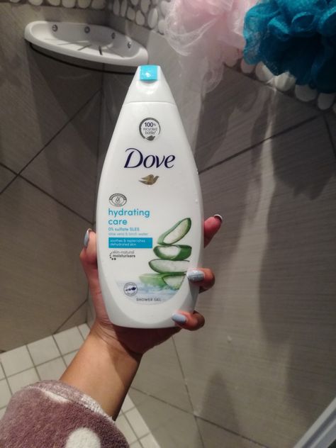 Dove Shower Gel, Shower Hygiene, Dove Soap, Dove Body Wash, Quick Natural Hair Styles, Smell Goods, Hygiene Products, Cute Lazy Outfits, Feminine Hygiene