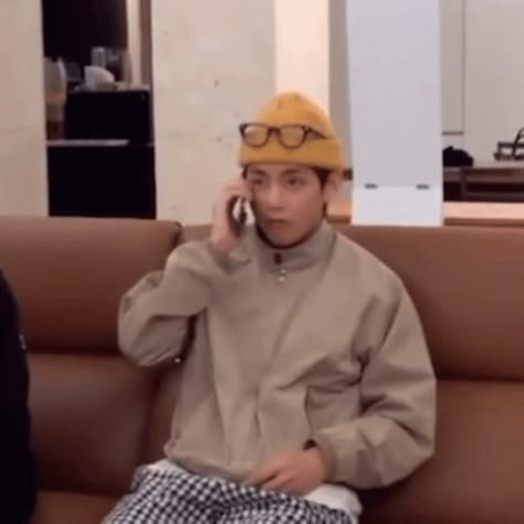 Taehyung Taehyung Call GIF - Taehyung Taehyung Call Dynataee - Discover & Share GIFs Taehyung Calling Phone, Taehyung Call, Phone Gif, Quincy Miller, Mood Gif, Gif Taehyung, Bts Halloween, Bts Bg, Taehyung Gif