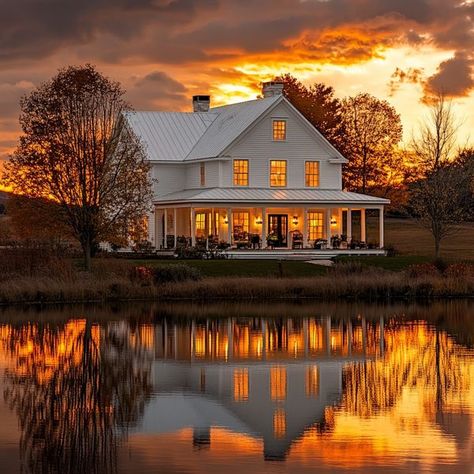 Farmhouse dreams Old Rustic Farmhouse, Amish Farm, Dream Farmhouse, Farm Houses, Old Farmhouse, Dream Houses, Farmhouse Style House, Future Life, My Dream