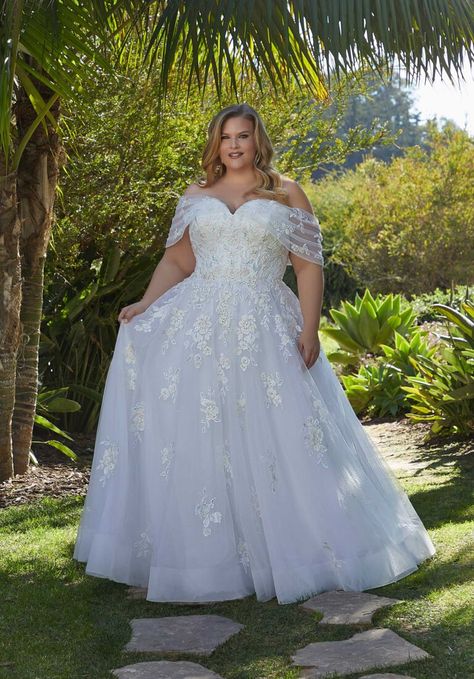 Lorraine Wedding Dress Plus Size Wedding Dresses Curvy Bride, Wedding Dresses Xl, Plus Size Wedding Dresses With Sleeves, Homecoming Dresses Corset, Curvy Wedding, Plus Size Bridal Dresses, Crystal Wedding Dress, Elegant Ball Gowns, Royal Blue Prom Dresses