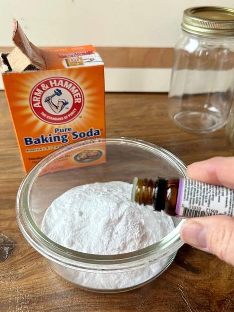 How to Make a Baking Soda Air Freshener - Wildflowers and Wanderlust Baking Soda Air Freshener Diy, Diy Baking Soda Air Freshener, Baking Soda Air Freshener, Diy Air Freshner, Soda Cupcakes, Homemade Garden Decorations, Homemade Air Freshener, Cleaning Your Ears, Freshen Up Your Home