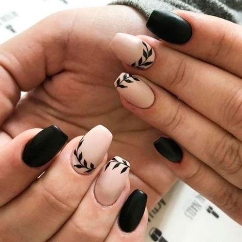 Black And White Nail, Unghie Nail Art, Matte Black Nails, Black Nail Designs, Cute Gel Nails, Thanksgiving Nails, White Nail, Short Acrylic Nails Designs, Dipped Nails