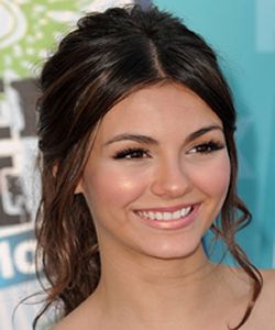 #ISOBeauty Prom Hair Updo, Long Hair Updo, Penteado Cabelo Curto, Victoria Justice, Hairstyles For Long Hair, Hair Photo, Homecoming Hairstyles, Front View, Down Hairstyles