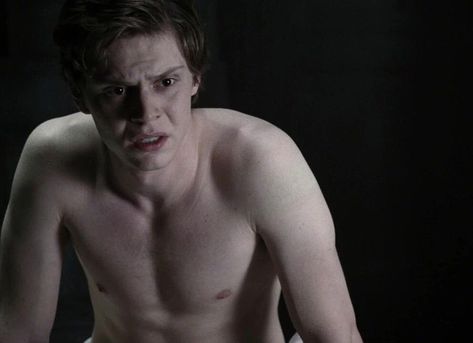 Evan Peters Shirtless, Ahs Asylum, Evan Peters American Horror Story, Kit Walker, Peter Maximoff, Pretty Brown Eyes, Danielle Campbell, Evan Peters, Horror Story