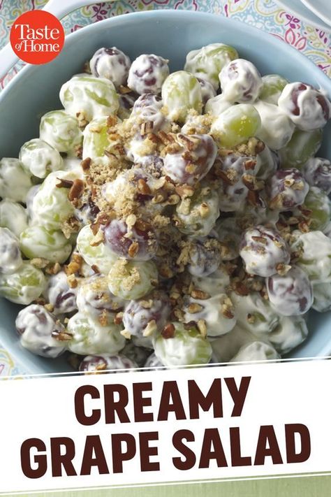 Grape Salad Chicken Salad Chick Recipe, Creamy Grape Salad, Grape Salad Recipe, Fruit Salad Easy, Salad Fruit, Grape Salad, Potluck Dishes, Large Salad Bowl, Fruit Dip