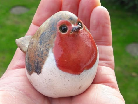 Clay Robin, Ceramic Robin, Ceramic Birds Sculpture, Bird Pottery, Clay Birds, Beginner Pottery, Pottery Animals, Pottery Handbuilding, Clay Crafts Air Dry