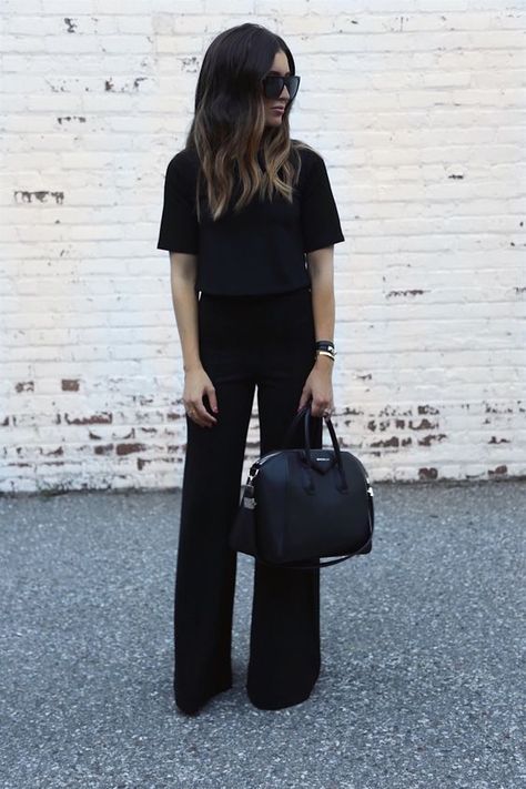 Black Work Outfit, Vinyl Pants, Everyday Casual Outfits, Braut Make-up, Elegante Casual, All Black Everything, All Black Outfit, Work Attire, Mode Inspiration