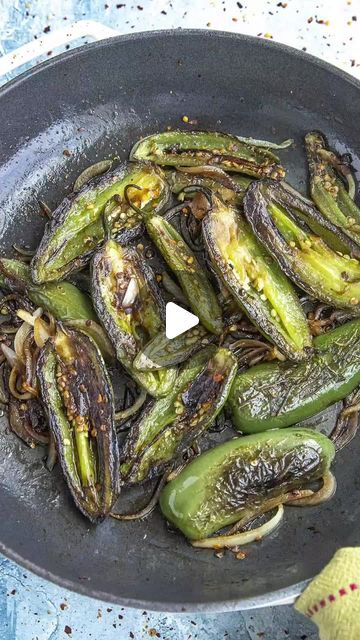 Fried Jalapenos, Chili Pepper Recipes, Serrano Peppers, Hispanic Recipes, Pepper Recipes, Spicy Appetizers, Mexican Recipe, Serrano Pepper, Hispanic Food