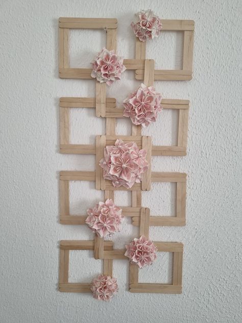 Wall Hanging Diy Ice Cream Sticks, Ice Cream Stick Decoration, Ice Cream Stick Home Decor, Wall Hanging Ideas With Ice Cream Sticks, Popsicle Stick Wall Hanging, Art With Ice Cream Sticks, Ice Cream Sticks Art, Ice Cream Sticks Craft Ideas Wall Hangings, Diy Ice Cream Stick Craft Ideas