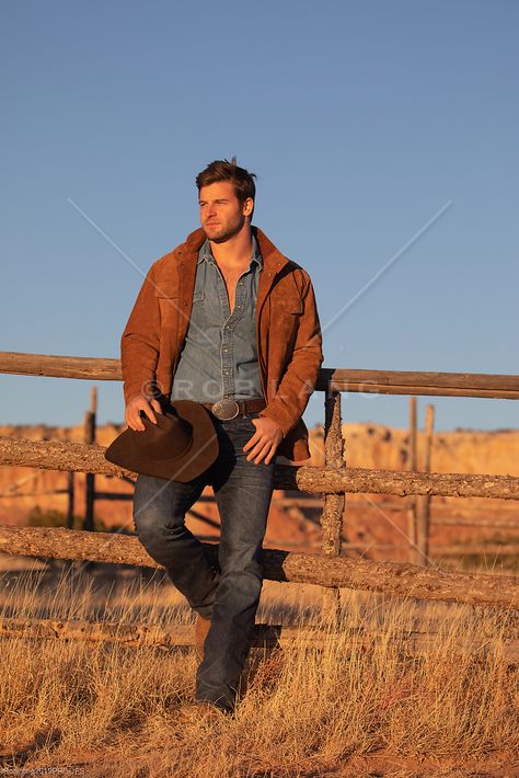 Western Poses Photo Ideas Men, Western Men Photoshoot, Modern Western Outfit Men, Western Guy Photoshoot, Country Photoshoot Men, Cowboy Photoshoot Men, Senior Picture Ideas For Guys Country, Western Outfit Men, Ross Jirgl