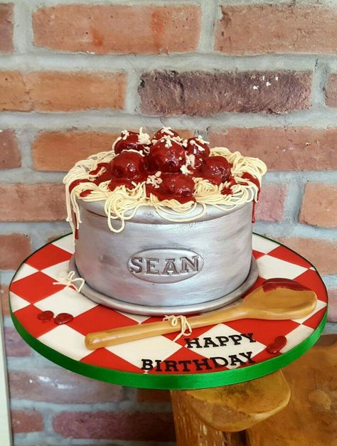 Spaghetti and meatballs cake ☺ Italian Cupcakes, Italian Food Party, Cake Frame, Pasta Party, Gravity Cake, Pasta Sauce Homemade, Birthday Cakes For Teens, Bread Cheese, Daughter's Birthday