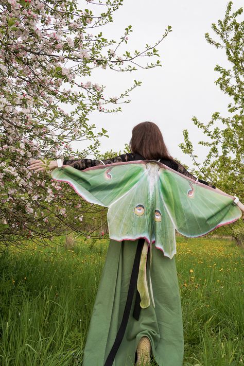 "A luna moth costume consists of a hair clip and wings that you can wear like a backpack made from taffeta. The picture is sublimated. You can put it in a washing machine and iron it! Can be useful in carnivals, children and adult activities, and parties! The luna moth costume for adults has two sizes: - from middle of back till palm - 27.5 inch / 70 cm - from middle of back till palm - 30.3 inch / 77 cm If you would like other dimensions please write in notes while ordering! Here you can find m Cheap Playful Costume Accessories For Cosplay, Hand Over The Lamp Moth, Moth Costume Diy, Luna Moth Costume, Moth Costume, Adult Activities, Most Creative Halloween Costumes, Bug Costume, Ren Faire Costume