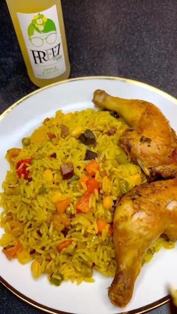 Stir Fry Rice And Chicken, Nigeria Fried Rice, Nigerian Fried Rice, Stir Fried Rice, Healthy Food Quotes, Rice And Chicken, Duck Crafts, Chinese Stir Fry, Stir Fry Rice