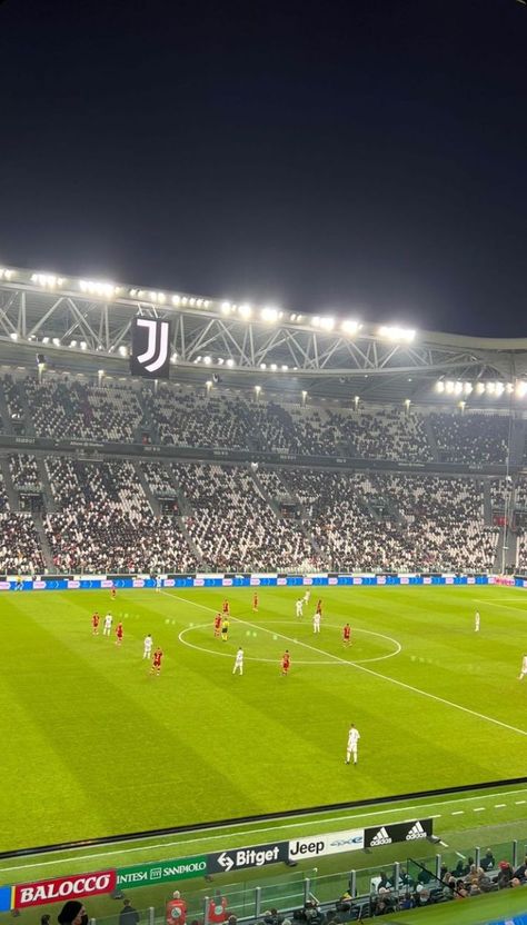 So Fi Stadium, Juventus Aesthetic, Video Juventus, Photo Girly, Johnny Kavanagh, Juventus Soccer, Binding 13, Italy Soccer, Juventus Stadium