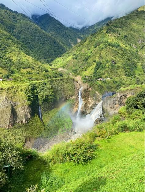 Ecuador Aesthetic, Ecuador Bucket List, Islas Galapagos Ecuador, Ecuador Mountains, Ecuador Nature, Amazon Rainforest Ecuador, Galapagos Islands, Gap Year, Ecuador