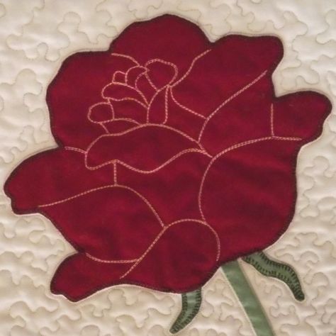 rose applique quilt pattern | The flower is one large piece, with the petals outlined in machine ... Folded Flowers, Flower Applique Patterns, Flower Quilt Patterns, Quilting Stencils, Rose Quilt, Quilt Block Patterns Free, Flower Quilts, Applique Quilt Patterns, Rose Applique