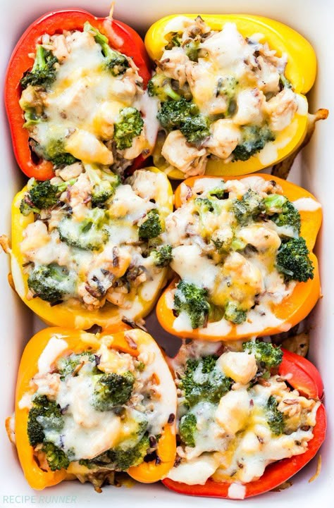 Chicken And Rice Stuffed Peppers, Cheesy Broccoli Chicken And Rice, Healthy Comfort Food Dinners, Rice Stuffed Peppers, Best Stuffed Pepper Recipe, Stuffed Peppers With Rice, Spring Veggies, Pepper Recipes, Broccoli Chicken