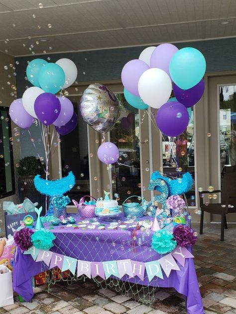 Mermaid Birthday Table Decorations, Mermaid Party Set Up, Blue Mermaid Birthday Party, Black Mermaid Party Decorations, Mermaid Birthday Ideas Decoration, Mermaid Birthday Party Pinata, Mermaids Party Ideas, Mermaid Birthday Party Ideas Decoration, Mermaids Birthday Party Ideas