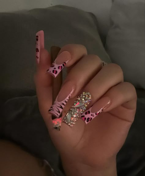 Bling Set Nails, Acrylic Nails Square Long, Baby Pink Nail Ideas, Pink Bling Nails, Acrylic Nails Toes, Freestyle Nails, Zebra Print Nails, Zebra Nails, Hard Nails