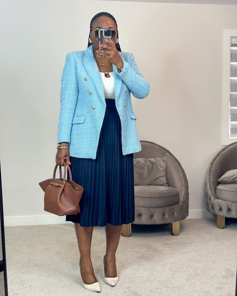 The only blue combo you need on a Monday 💙 Blazer @zara Outfit is linked on my LTK page. #pleatedskirt #blazers #ootdshare #outfitinspirations #outfitstyle #outfitoftoday #officewear #officestyle #officefashion Work Outfits Women Formal, Blazer And Skirt Outfits For Women, Monday Work Outfits Offices, Navy Blue Dress Pants Outfit Women, How To Style Blazers Women, Royal Blue Outfit Ideas, Monday Outfit For Work, Winter Church Outfits For Women, Casual Work Outfits Winter