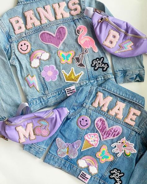 Three Wildflower Designs on Instagram: "Let’s play another round of who’s the celebrity!? Any guesses!? 🙃 Hint: Disney’s Lizzie McQuire….Laguna Beach’s theme song “Come Clean”…. 💕" Patch Jean Jacket, Patched Jacket, Jean Jacket Design, Girls Jean Jacket, Custom Jean, Jean Jacket Patches, Custom Jean Jacket, Girl Patches