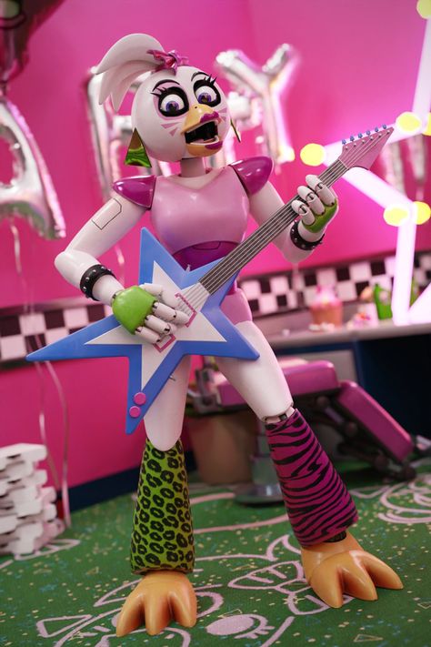 Glamrock Chica Guitar, Fnaf Sb Chica, Glamrock Chica Wallpaper, Glam Rock Chica Fnaf, Security Breach Chica, Chica Security Breach, Glamrock Chica Cosplay, Glamrock Chica, Fnaf 9