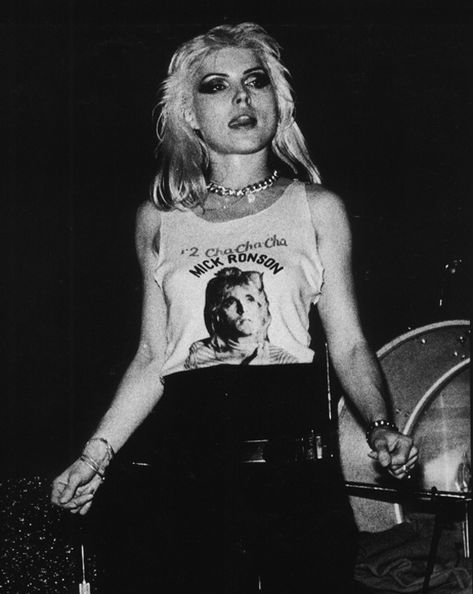 Debbie Harry 70s, Debbie Harry Style, Diamanda Galas, Mick Ronson, 70s Punk, Deborah Harry, Blondie Debbie Harry, Riot Grrrl, Deep Winter