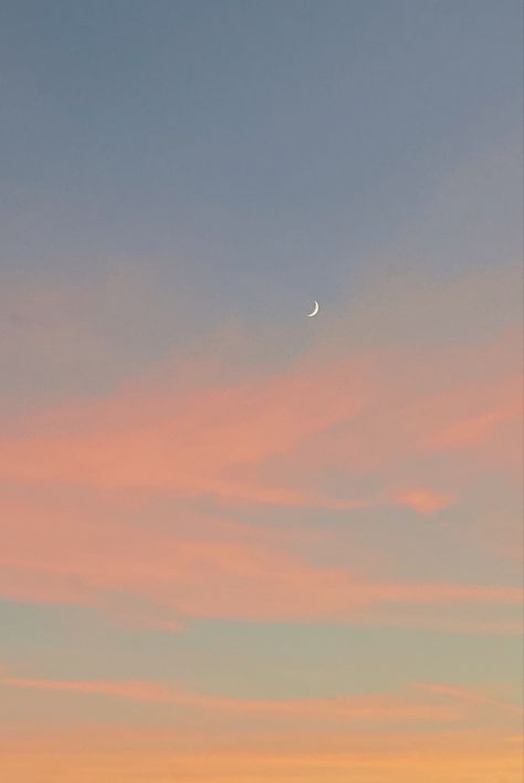 Sunset Aesthetic Ipad Wallpaper, Pastel Sunrise Aesthetic, Neutral Sunset Aesthetic, Minimal Sunset Wallpaper, Widgets Sunset Colors, Sunset With Moon Aesthetic, Moon At Sunset, Beige Sunset Aesthetic, Sunset Phone Theme