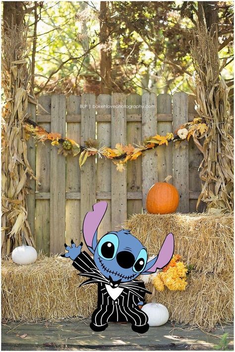 Yard Halloween Decor, Halloween Yard Displays, Halloween Yard Art, Christmas Stitch, Halloween Decorations Diy Outdoor, Yard Decorations, Cardboard Cutouts, Diy Outdoor Decor, Halloween Yard