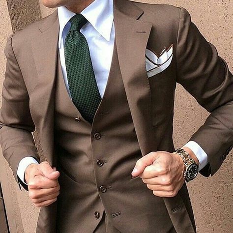 Men's descent style brown suit.Get the outfit for Manufacturer rate call or WhatsApp at +91-9511613559 Groom Tuxedo Wedding, 3 Piece Suit Wedding, Gentleman's Club, Brown Suit, Formal Fashion, Wedding Suits Groom, Groom Tuxedo, Suits Men, Mens Fashion Smart