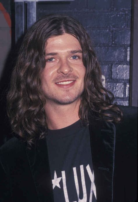 The evolution of Robin Thicke's hair... 90s Seattle Grunge, April Love Geary, Seattle Grunge, Robin Thicke, Man Candy, Hold Ups, The 90s, Evolution, Long Hair