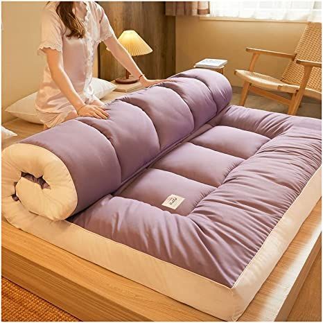 Minimalist Moving, Floor Bed Mattress, Tatami Futon, Japanese Mattress, Floor Sleeping, Japanese Futon Mattress, Floor Futon, Futon Living Room, Japanese Bed