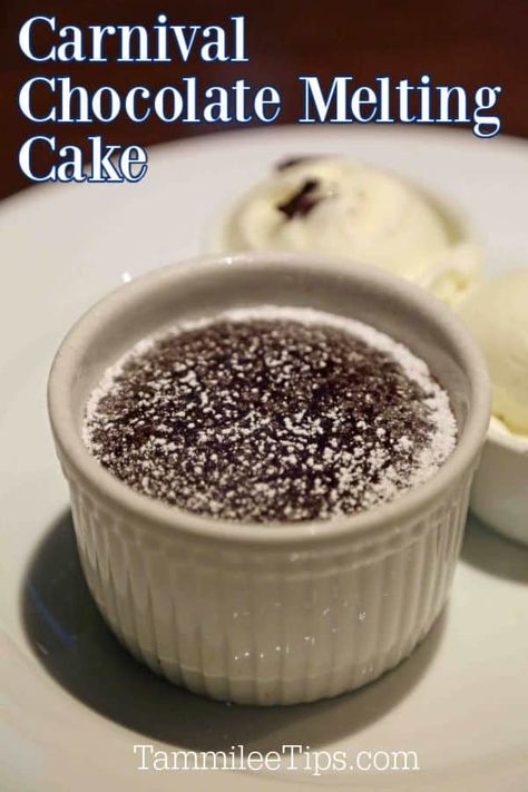 Carnival Lava Cake Recipe, Carnival Melting Chocolate Cake, Melting Cake, Chocolate Melting Cake, Lava Cake Recipe, Candy Bar Recipe, Molten Cake, Chocolate Melting, Lava Cake Recipes