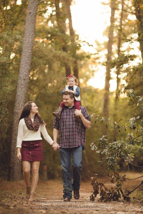 best family photographer houston Family Photo Clothing, Fall Inspired Outfits, Fall Mini Shoot, Outdoor Photoshoot Inspiration, Outdoor Family Pictures, Autumn Couple, Outdoor Family Portraits, Fall Family Session, Autumn Family Photography