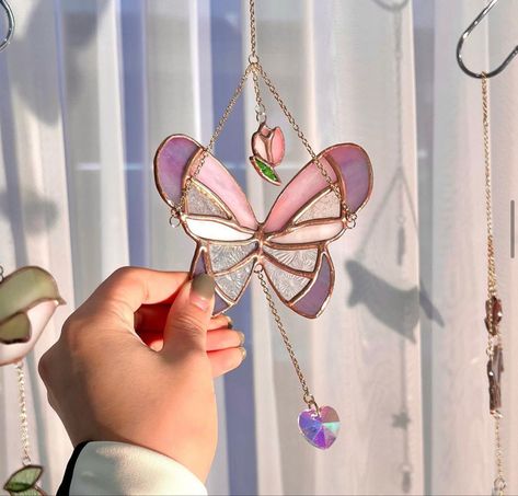 Butterfly Suncatcher, Romanticizing Life, Crystal Butterfly, Stained Glass Diy, Cute Bedroom Decor, Stained Glass Crafts, Cute House, Stained Glass Projects, Cute Room Decor