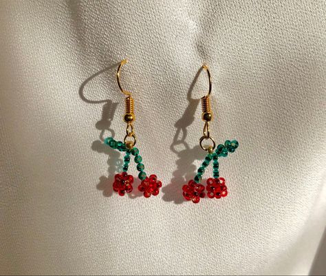 Red beaded Cherry earrings How To Make Beaded Cherry, Cherry Beads Earrings, Cherry Bead Earrings, Clay Cherry Earrings, Cherry Beaded Earrings, Stamford England, Diy Earrings Pearl, Beaded Cherry, Accesorios Aesthetic