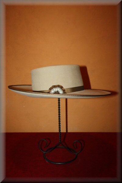 Buckaroo Hats, Western Hats For Women, Cowboys Art, Buckaroo Style, Saddle Tramp, Cowboy Clothes, Posh Clothing, Western Dressage, Bling Boots