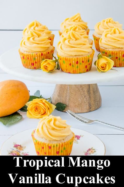 Tropical Birthday Cupcakes, Tropical Cake Flavors, Liquor Cupcakes, Hawaiian Cupcakes, Gourmet Cupcake Recipes, Mango Cupcakes, Tropical Cupcakes, Amazing Cupcakes, Fruit Cupcakes