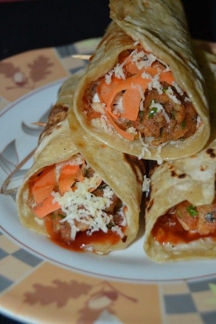 Vaniensamayalarai: Veg Frankie / Mixed Vegetable Mixture Wrapped In Roti Veg Frankie, Veg Roll, Potato Patties, Wrap Recipe, Chaat Masala, Chopped Carrots, Evening Snacks, Boiled Potatoes, Snap Food