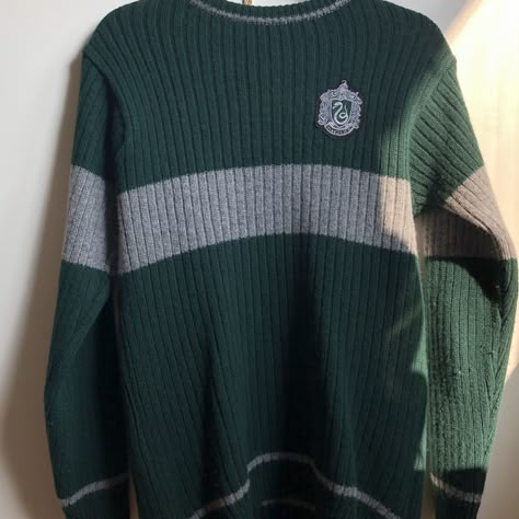 Harry Potter Jumper, Slytherin Uniform, Slytherin Quidditch, Fame Clothes, Slytherin Clothes, Slytherin Fashion, Hogwarts Uniform, Harry Potter Accessories, Hogwarts Outfits