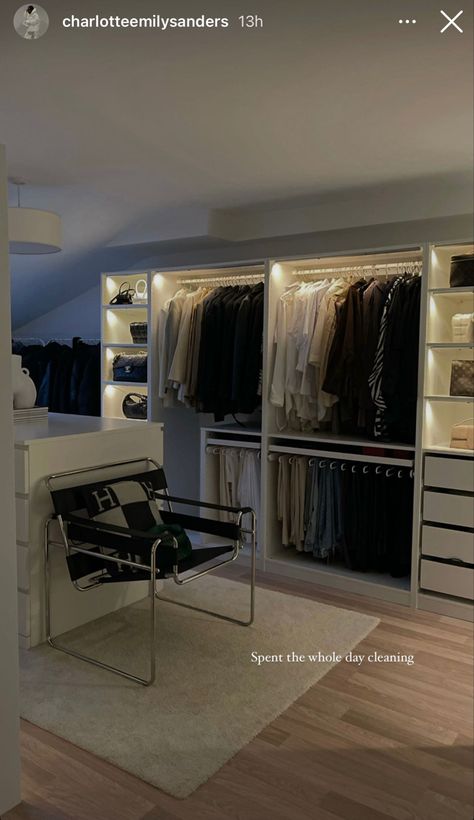 Things To Wear, Wardrobe Room, Room Design Bedroom, Dream Room Inspiration, Room Makeover Bedroom, Room Makeover Inspiration, Closet Designs, Room Inspiration Bedroom, Room Ideas Bedroom