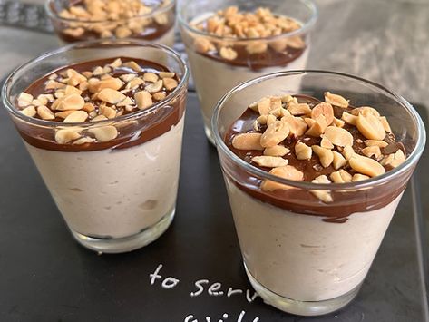 Lately, you might have noticed a surge in cottage cheese recipes on social media, from cottage cheese pancakes to homemade cottage cheese ice cream. However, I think this easy cottage cheese treat deserves a special attention for a good reason. Get ready to enjoy this Cottage Cheese & Peanut Butter Snickers Dessert. It's a high protein, creamy, and easy dessert recipe made from simple ingredients you already have in your kitchen. This simple recipe combines c Cottage Cheese Peanut Butter, Peanut Butter Snickers, Snickers Dessert, Cottage Cheese Dessert Recipes, Cottage Cheese Ice Cream, Homemade Cottage Cheese, Cottage Cheese Recipes Healthy, Cottage Cheese Desserts, Cheese Ice Cream