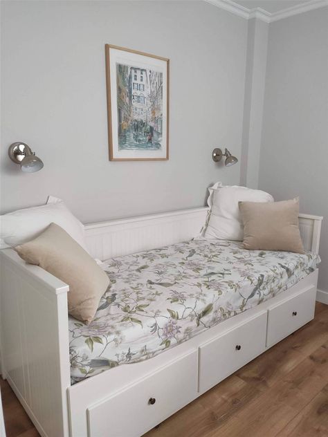 Cama nido y diván HEMNES de IKEA, el preferido por las lectoras de El Mueble Cama Ikea Hemnes, Ikea Hemnes Daybed, Hemnes Ikea, Divan Cama, Cama Ikea, Deco Bedroom, Ikea Sofa, Cute Bedroom Ideas, Divan Bed