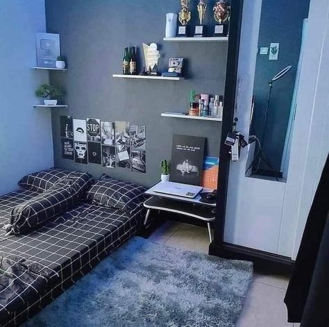 Comfortable Bedroom Decor, Tiny Bedroom Design, Mens Bedroom Decor, Small Room Design Bedroom, Minimalist Bedroom Design, Small Room Decor, Bedroom Setup, Simple Room, Small Bedroom Decor