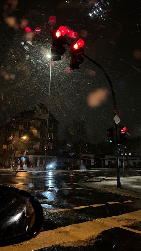 Rainy Pictures, Late Night City, Dark Rain Aesthetic, Cinematography Aesthetic, Rainy Wallpaper, Rainy Day Aesthetic, Dark Landscape, I Love Rain, Night Pictures