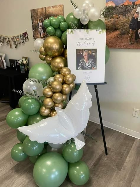 Celebration Of Life Balloon Garland, Celebration Of Life Balloons, Memorial Event Ideas, Repast Centerpieces, Repass Decorations, Celebration Of Life Memorial Decor Ideas, 1st Heavenly Birthday, Celebration Of Life Memorial Ideas Party, Memorial Balloons