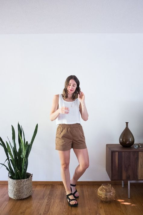 How to Make Shorts Look Good - Seasons + Salt Teva Sandals Outfit, Blundstone Style, Make Shorts, Summer Clogs, Teva Sandals, Summer Capsule, So Satisfying, Comfy Chic, Fashionable Baby Clothes