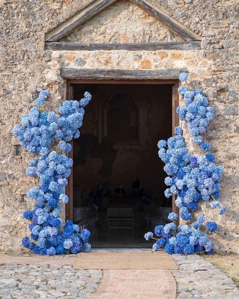 Blue Decor Wedding Decoration, Hydrangeas Bouquet Wedding, Blue Hydrangea Wedding Flowers, Hydrangeas Flower Arrangements, Hydrangea Wedding Aisle, Hydrangea Decorations, Hydrangea Wedding Arch, Hydrangea Arrangements Wedding, Hydrangea Decor